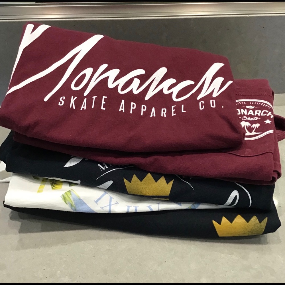 Monarch New and Used Graphic Tee Bundle Lg - Picture 1 of 8